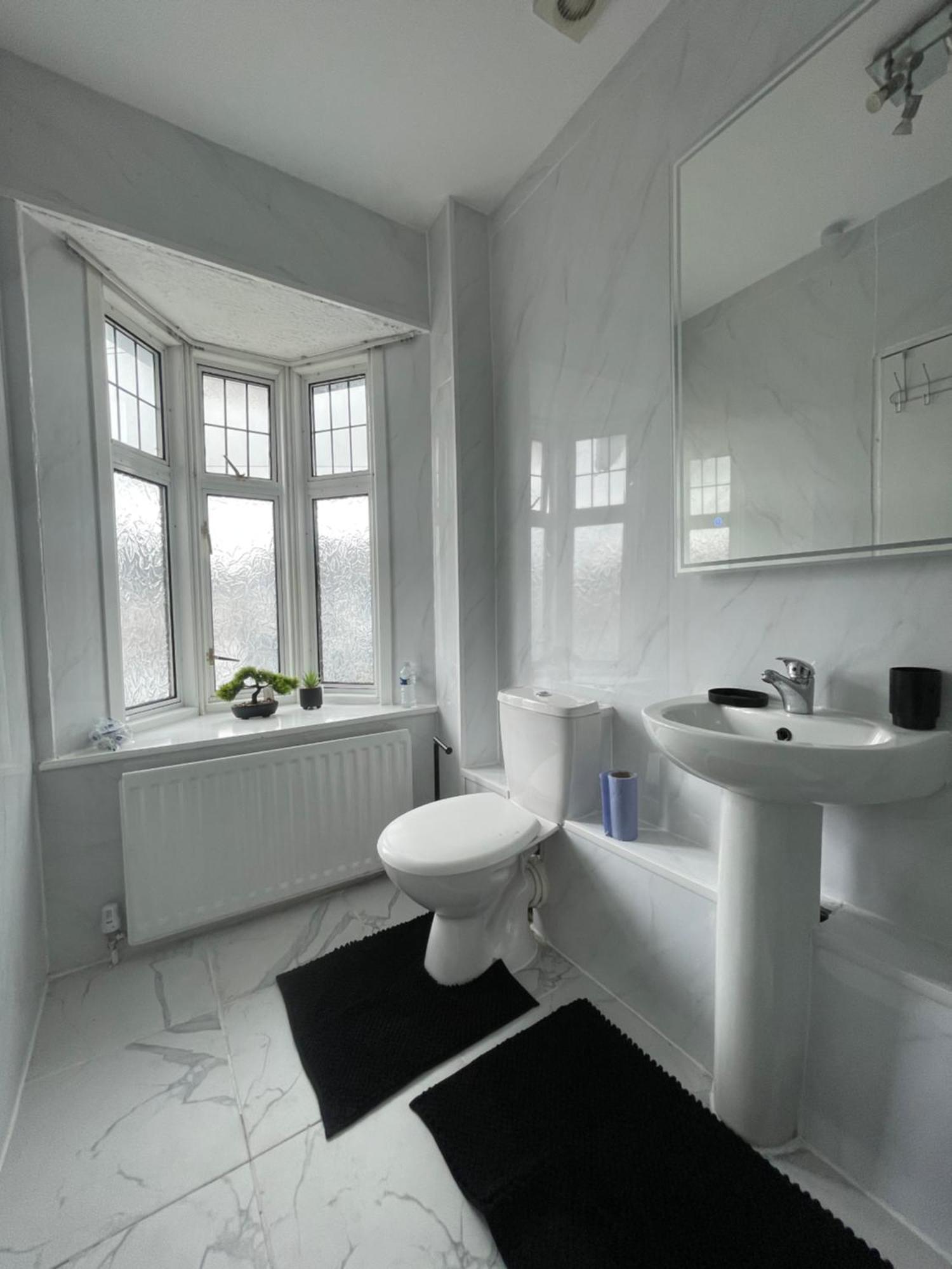 Cozy Private Rooms In Homestay Ilford Exterior foto